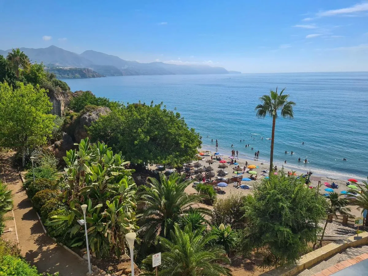 Beach Villa ,Nerja, Seaview, Pool, 3 Bedrooms, Huge Terrace And Garden 0*, 内尔哈